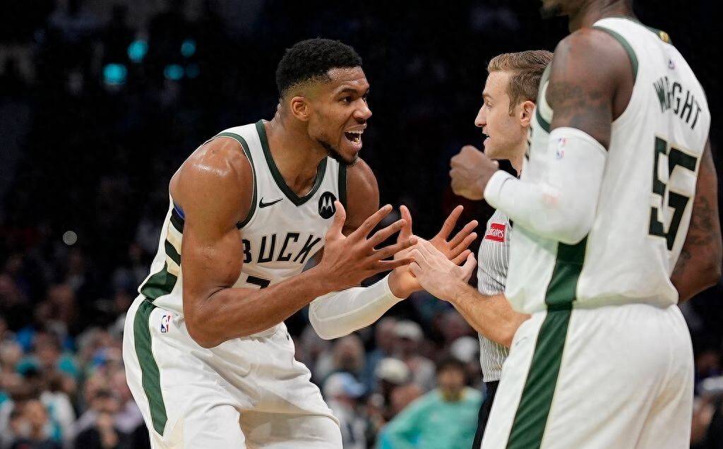 爱游戏官网-雄鹿击败凯尔特人，亚当斯状态火爆