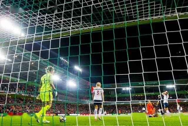 包含本菲卡主场无力回天，欲扭转劣势的词条