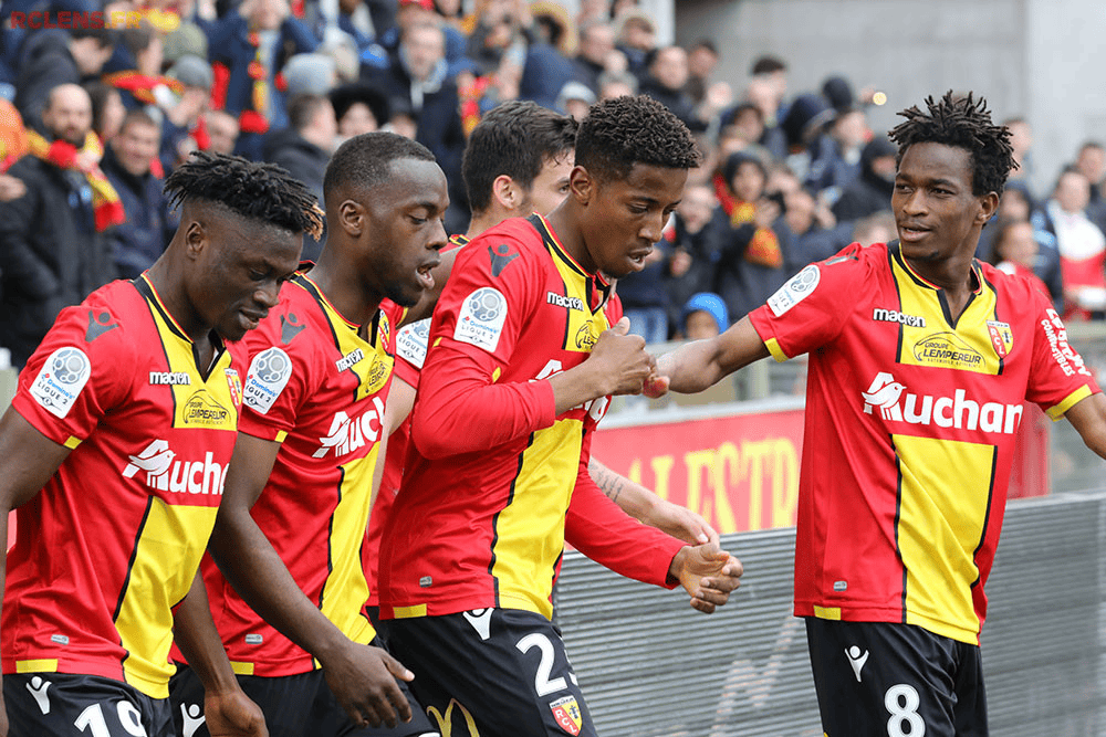 爱游戏官网-包含法甲联赛一触即发，各支球队势均力敌的词条