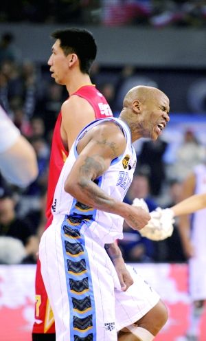 爱游戏app-甘肃男篮逆转陕西队，赢得胜利