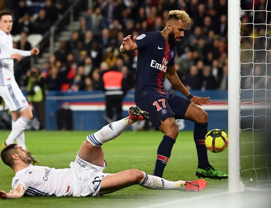 南特设法扳平战斯特拉斯堡，艰难获胜的简单介绍