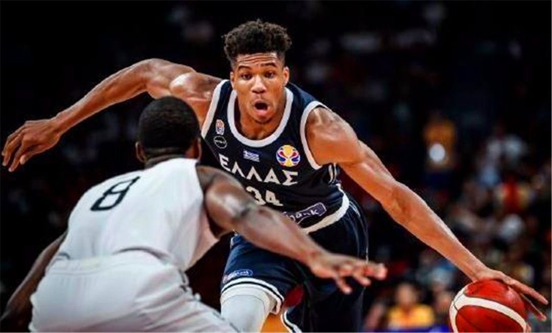 雄鹿队三战全胜，夺得东部半决赛晋级门票的简单介绍