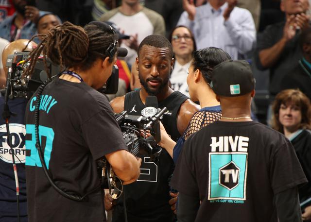 珍妮特队后卫成为得分王,带领球队获胜 珍妮特队后卫成为得分王,带领球队获胜