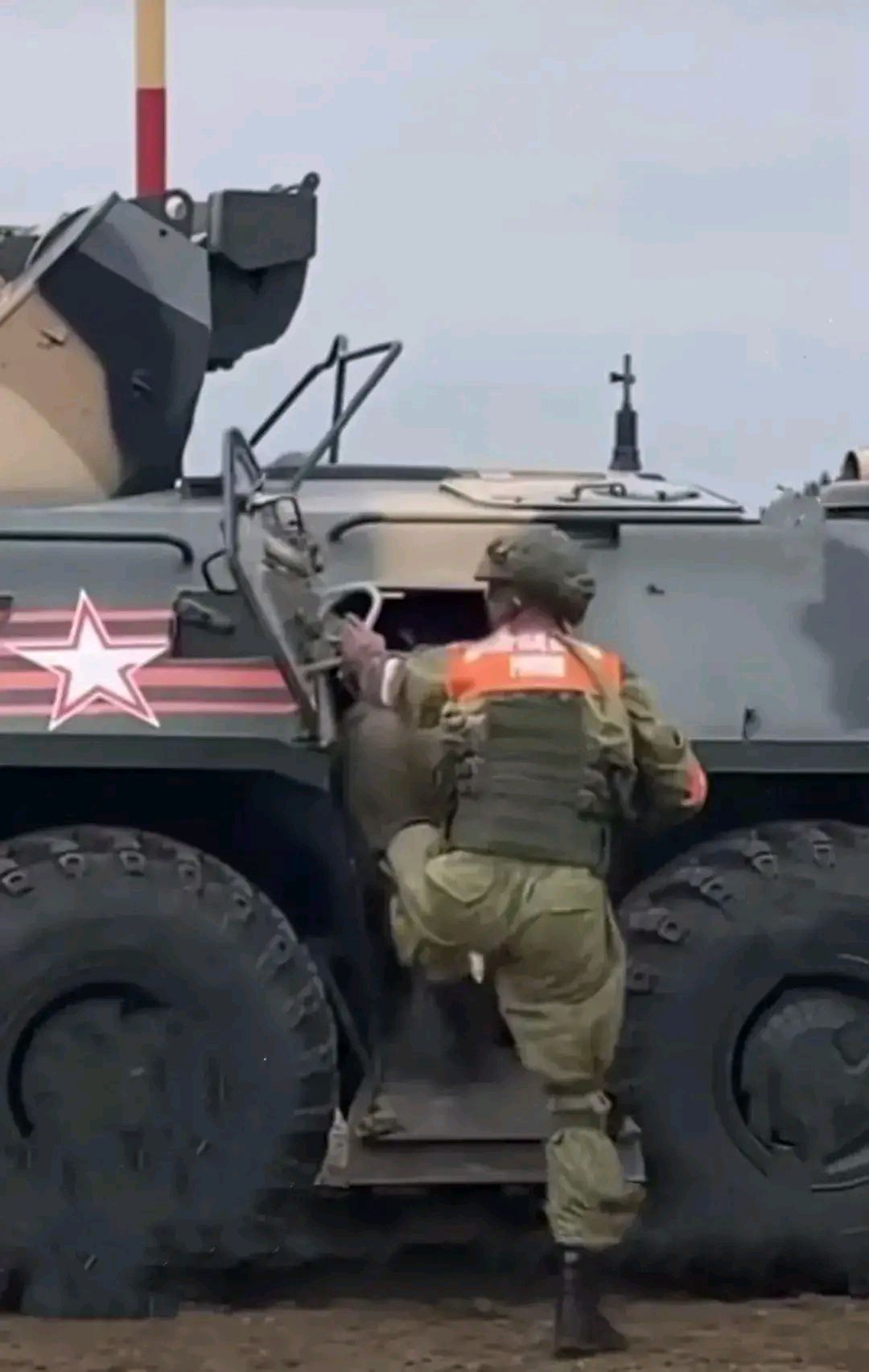 爱游戏亚洲官网-纷繁复杂危机四伏危机瞬息万变