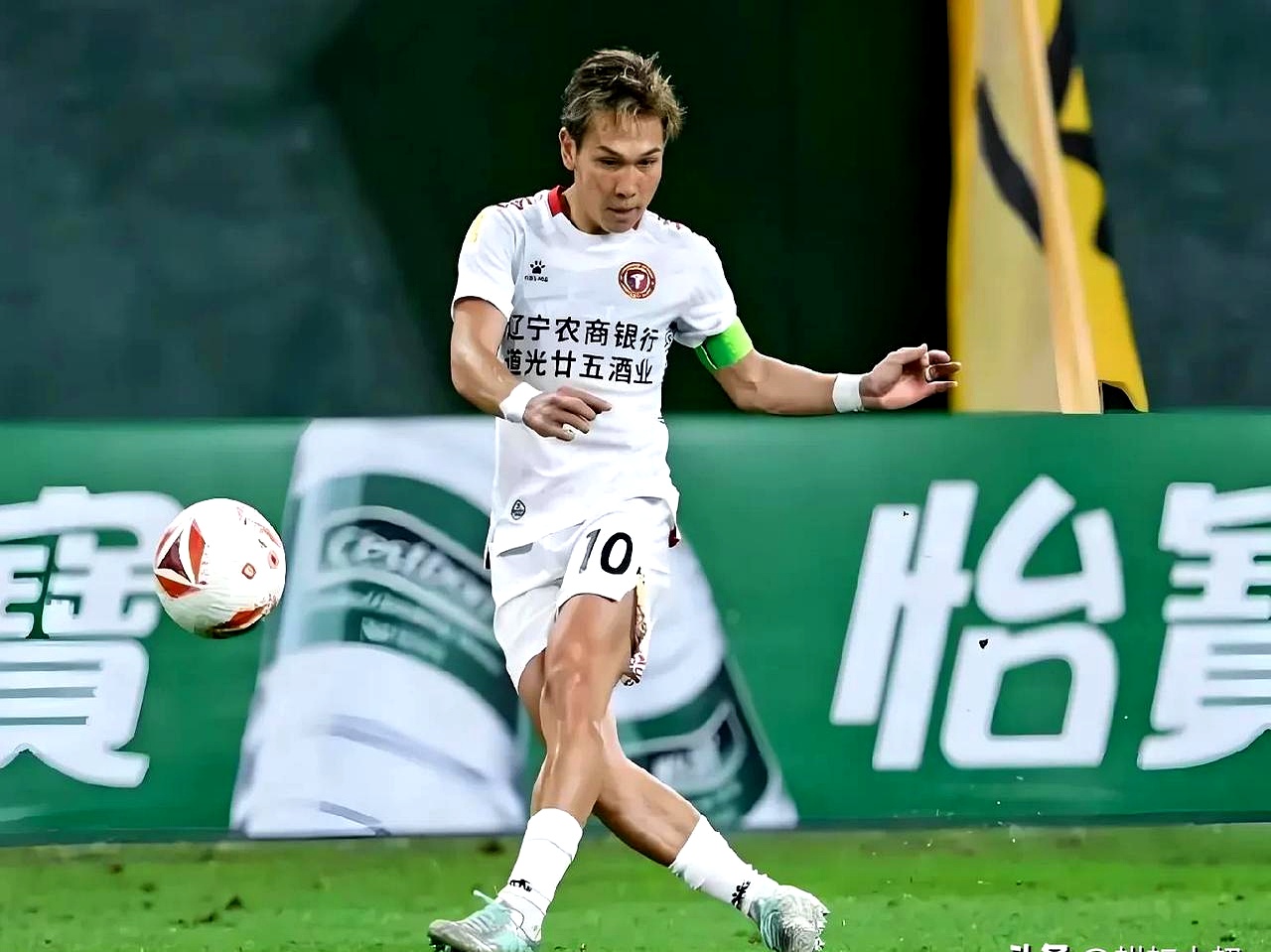 爱游戏官方入口-佛罗伦萨中场优异发挥，助球队连续取胜信心大增的简单介绍