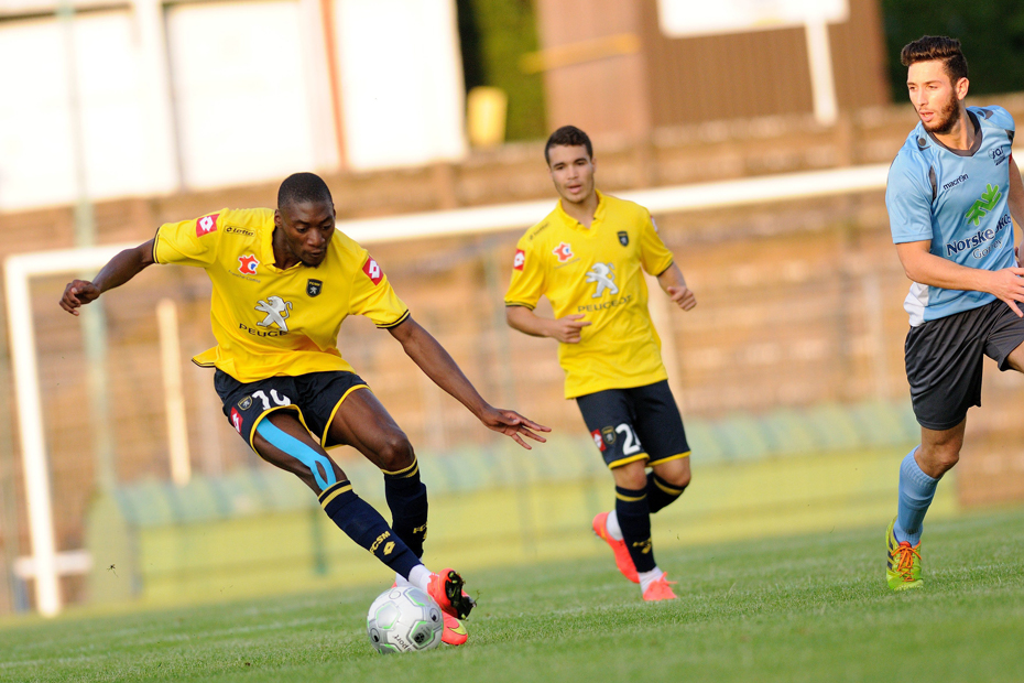 索肖战胜对手，球队获得一场来之不易的胜利