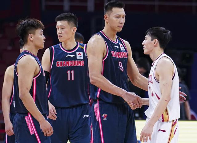 爱游戏登录-强队擦肩：球场上的较量，惊心动魄的简单介绍