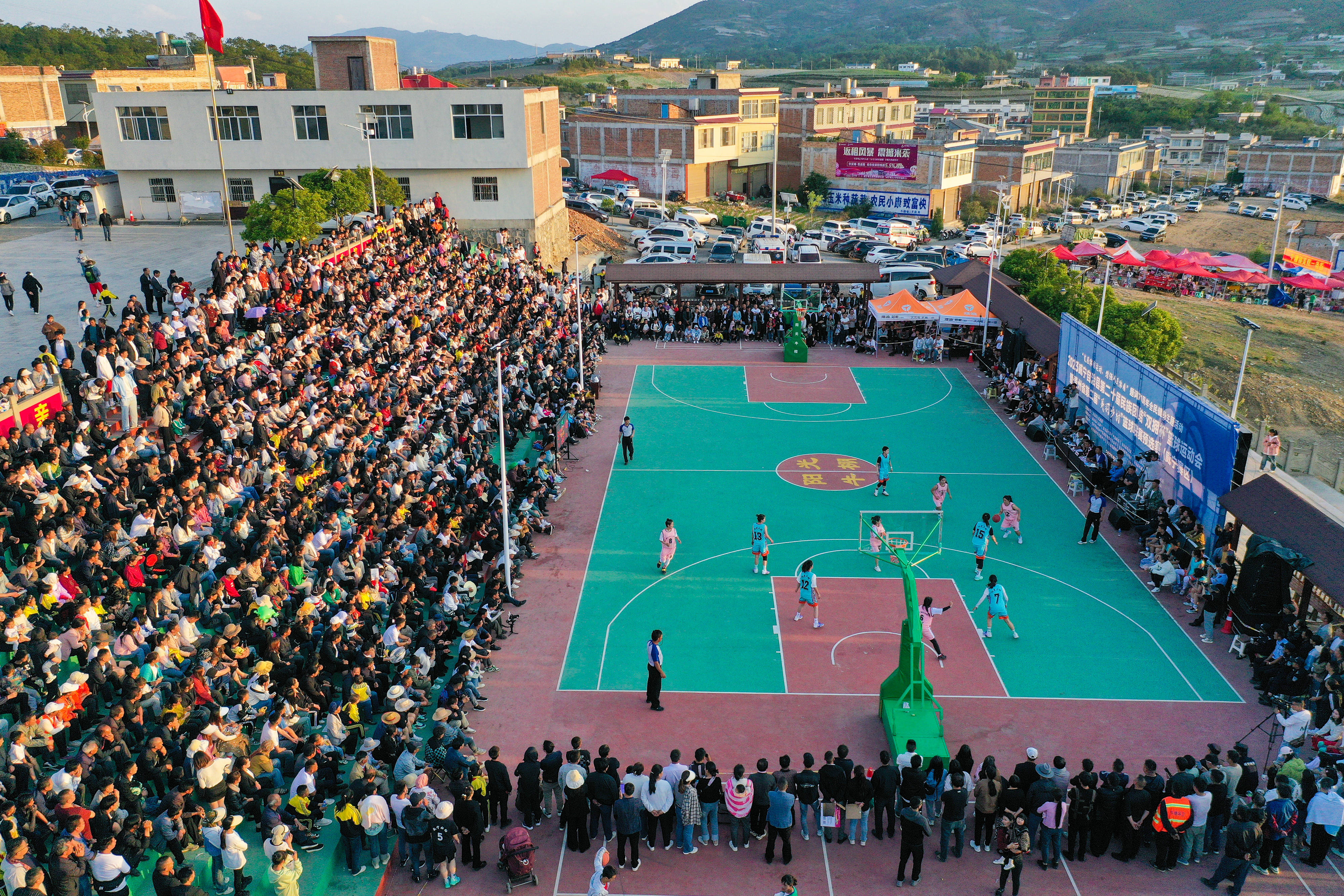 爱游戏登录入口-穿越国界的友谊，体育赛场上彰显